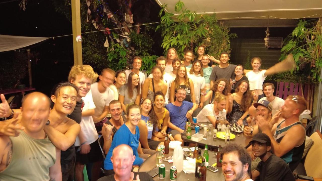 Backpackers By The Bay Hostel Airlie Beach Ngoại thất bức ảnh