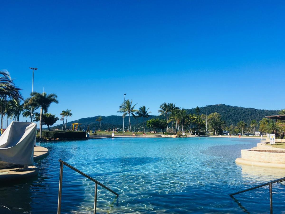 Backpackers By The Bay Hostel Airlie Beach Ngoại thất bức ảnh