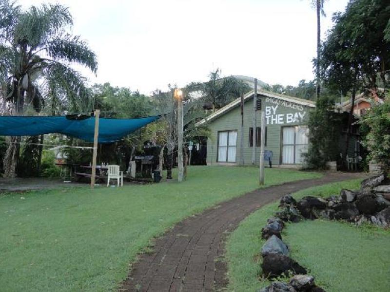 Backpackers By The Bay Hostel Airlie Beach Ngoại thất bức ảnh