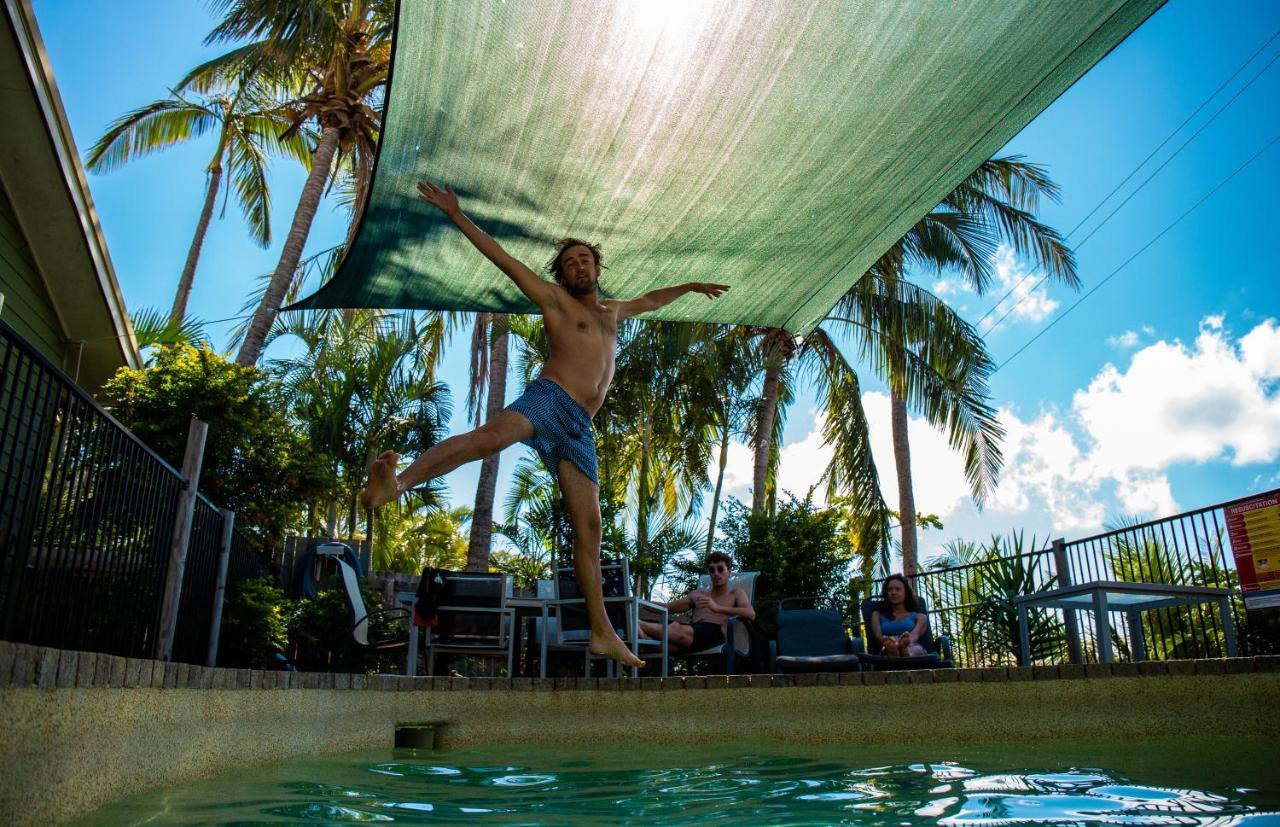 Backpackers By The Bay Hostel Airlie Beach Ngoại thất bức ảnh