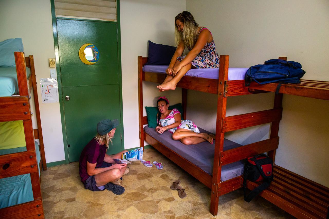 Backpackers By The Bay Hostel Airlie Beach Ngoại thất bức ảnh