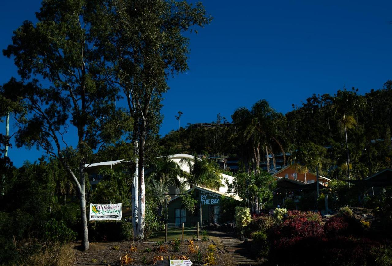 Backpackers By The Bay Hostel Airlie Beach Ngoại thất bức ảnh